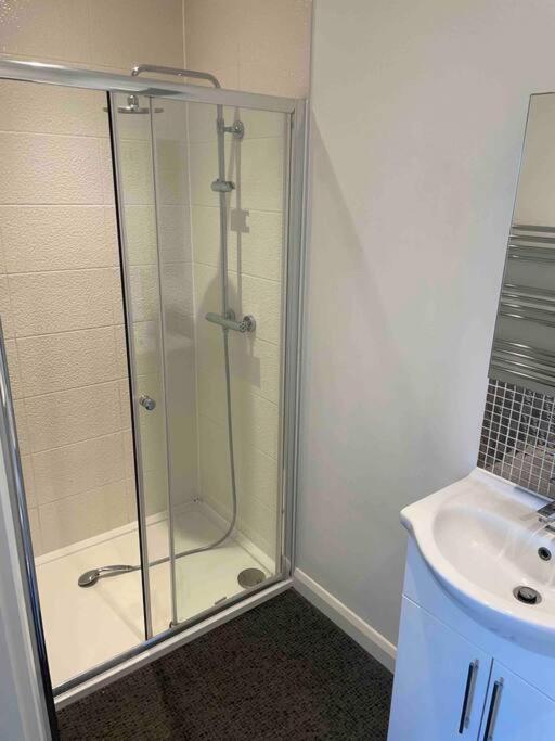 2 Bed City Centre Flat Bath Buitenkant foto