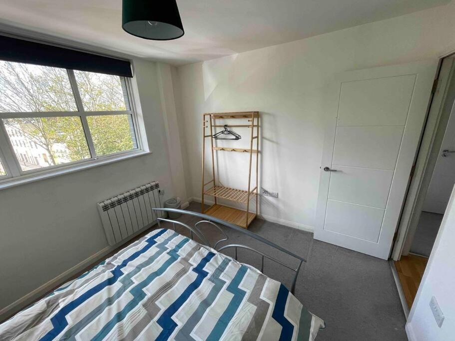 2 Bed City Centre Flat Bath Buitenkant foto
