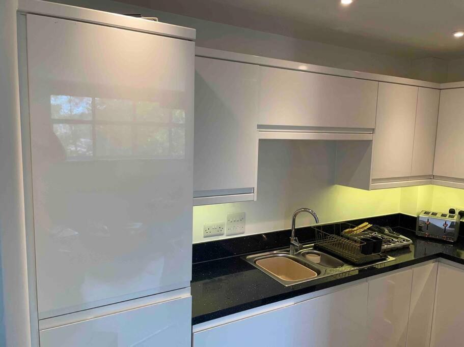 2 Bed City Centre Flat Bath Buitenkant foto